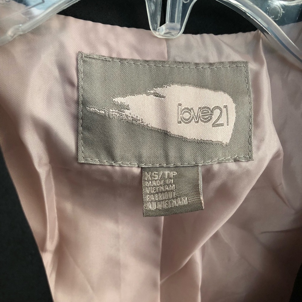 Blazer - Picture 4 of 4